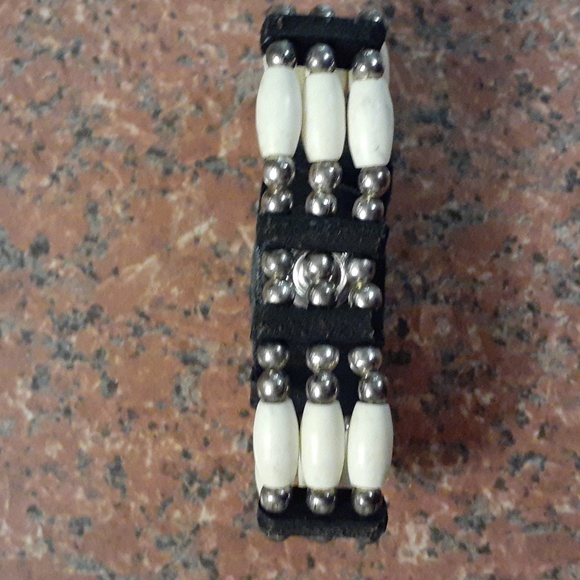 Vintage! southwest style leather, silver, and bone bracelet - Picture 4 of 4